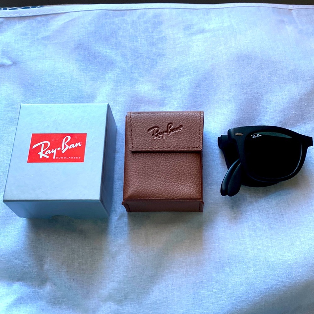 Ray-Ban RB4105 Folding Wayfarer Sunglasses, Matte Black/Green, 50 mm Pre-loved